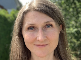 Porträt von Suzanne-Rose Griveau, Expertin für französische Sprache und Lokalisierung.